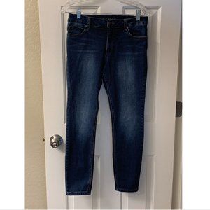 Tahari Skinny Jeans RN 112628, Blue Denim, Size 12